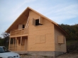Casa pe structura de lemn si placate cu lambriu
